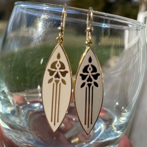 Isle of Skye vintage white cloisonné earrings - Picture 1 of 4